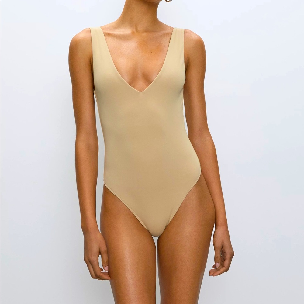 SOLD Babaton Contour Bodysuit